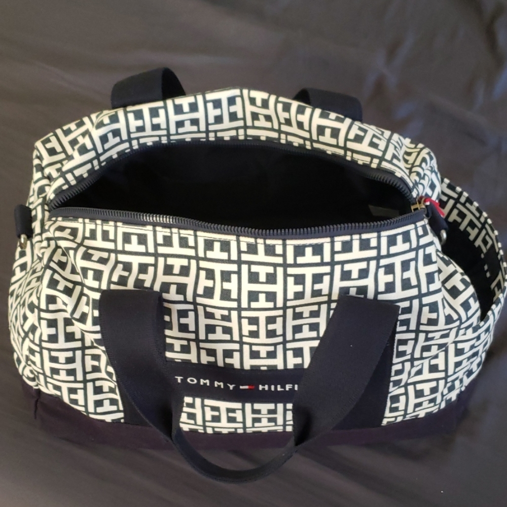 Mini duffle bag w/shoulder strap